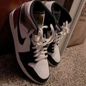 Selling my Air Jordan’s. They are white and black, and like Crome on the back.